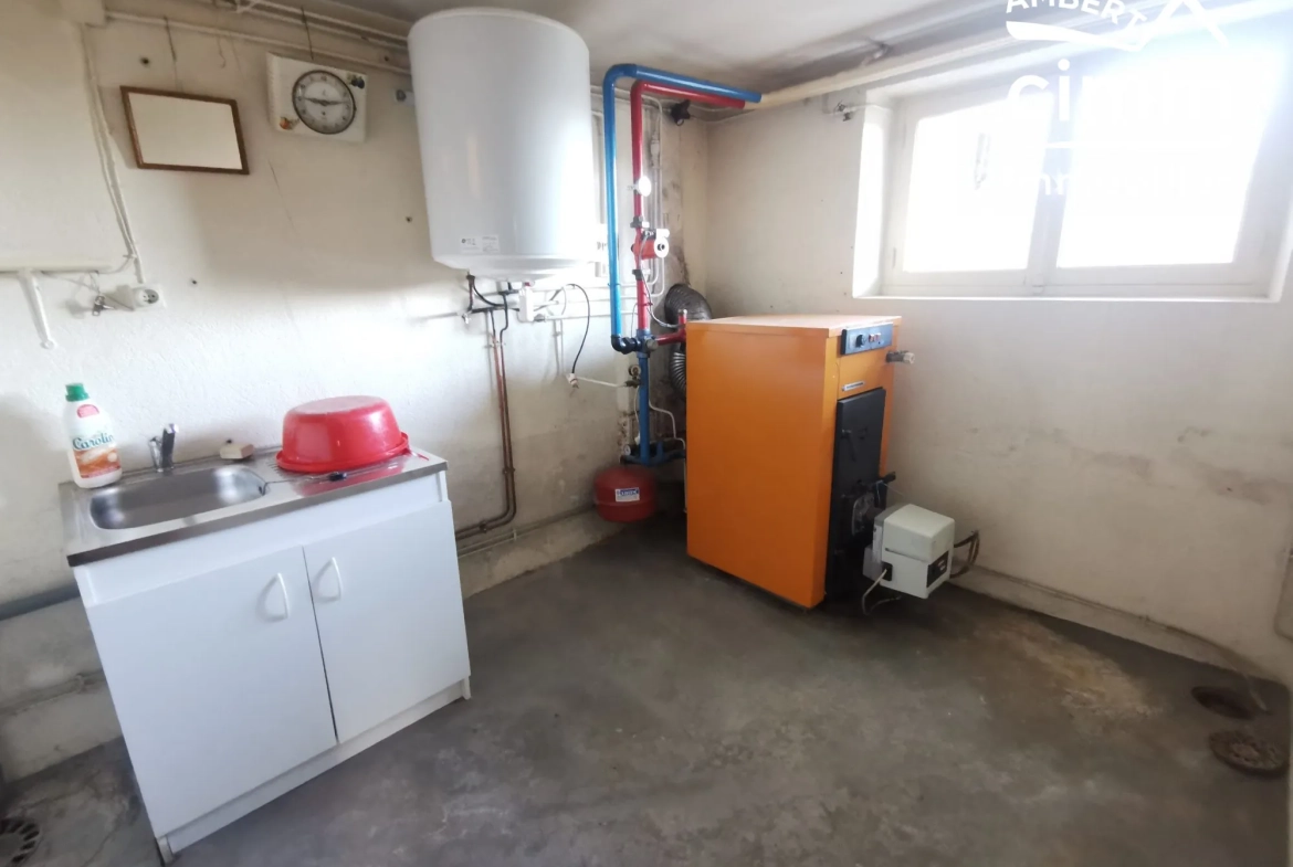 Maison familiale avec jardin à Ambert - 4 chambres, vue dégagée, 124 950 € 