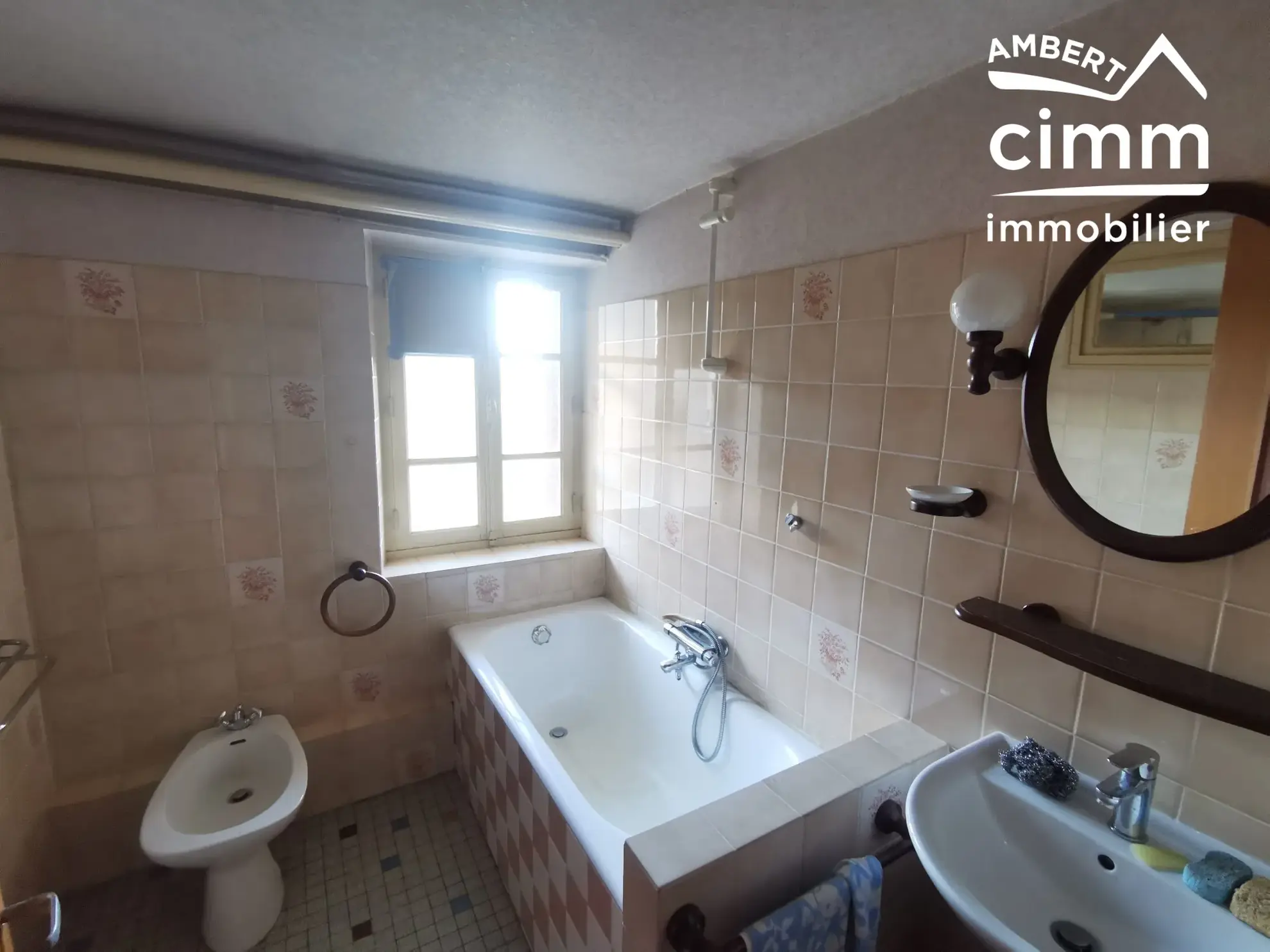 Maison familiale avec jardin à Ambert - 4 chambres, vue dégagée, 124 950 € 