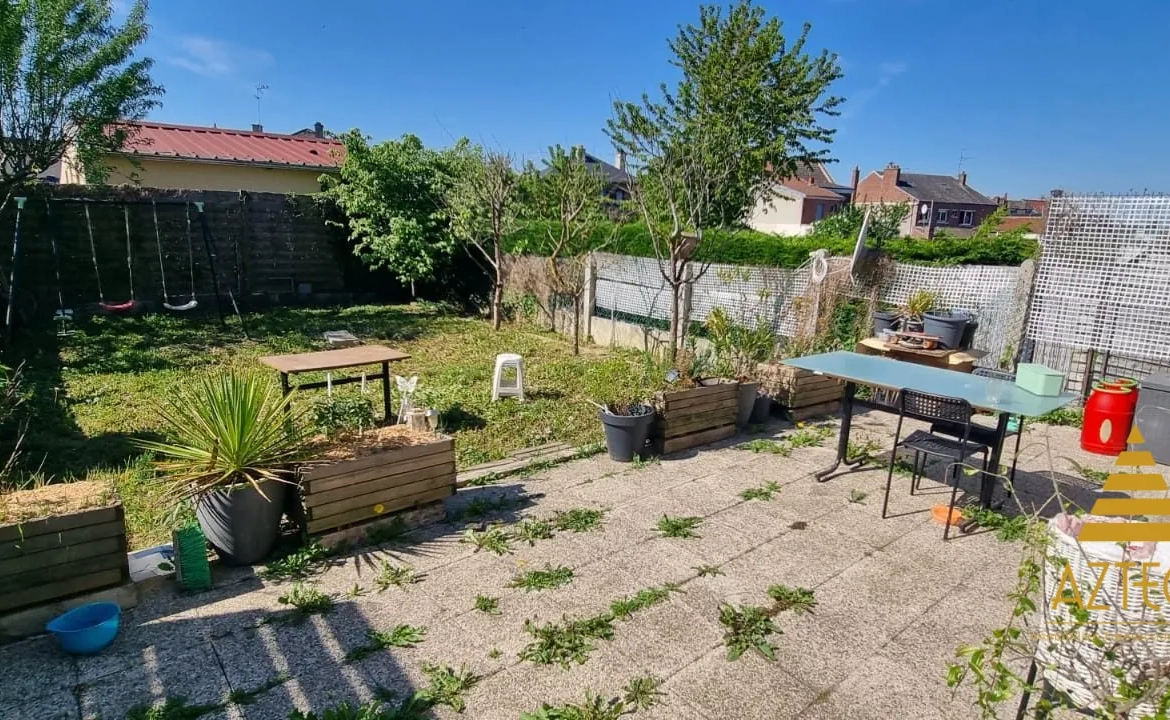 Maison à vendre à Cambrai avec jardin plein sud et terrasse de 30 m² 