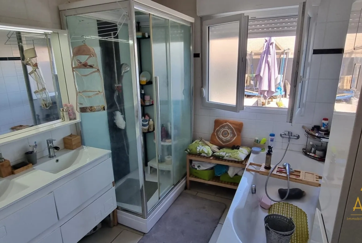 Maison à vendre à Cambrai avec jardin plein sud et terrasse de 30 m² 
