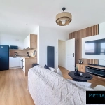 Appartement à vendre à Saint-Priest, lumineux, rénové, meublé, avec parking