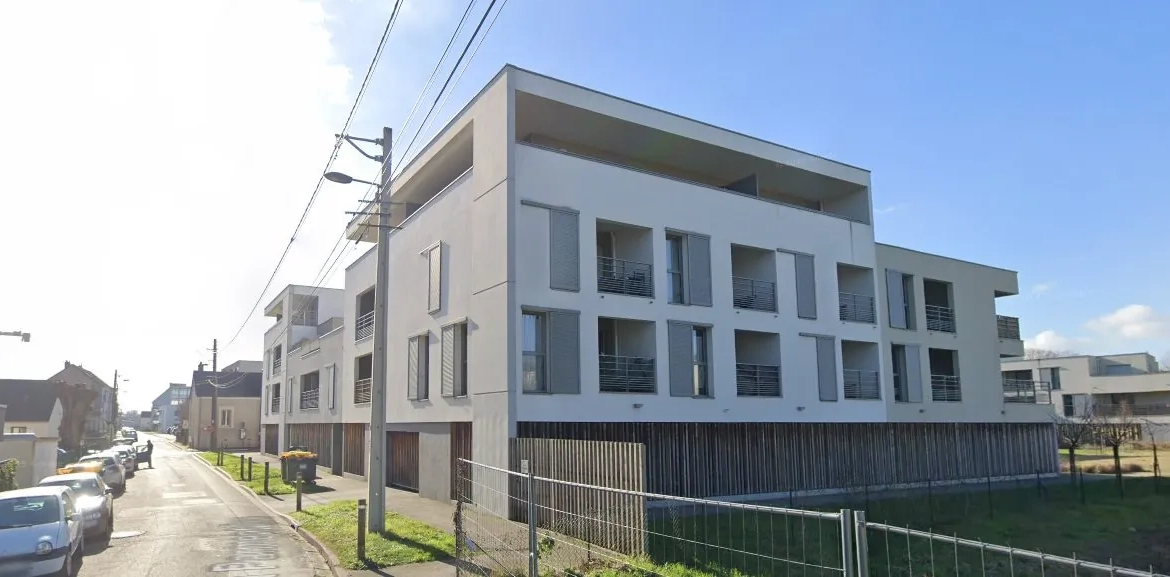 Appartement à vendre à La Riche proche du Jardin Botanique avec parking et terrasse 