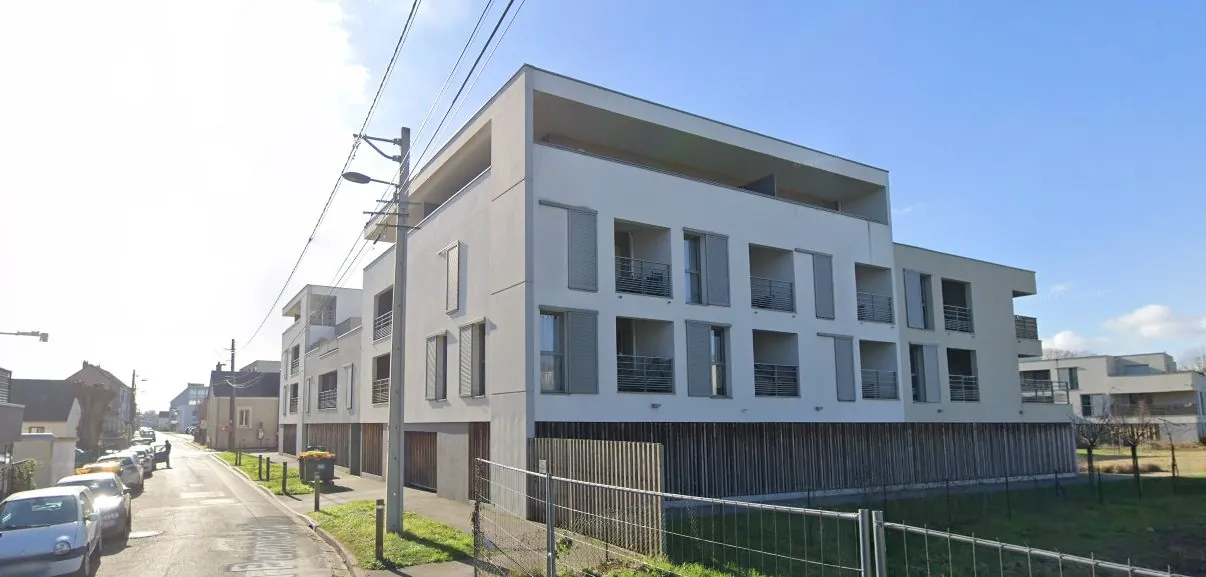Appartement à vendre à La Riche proche du Jardin Botanique avec parking et terrasse 