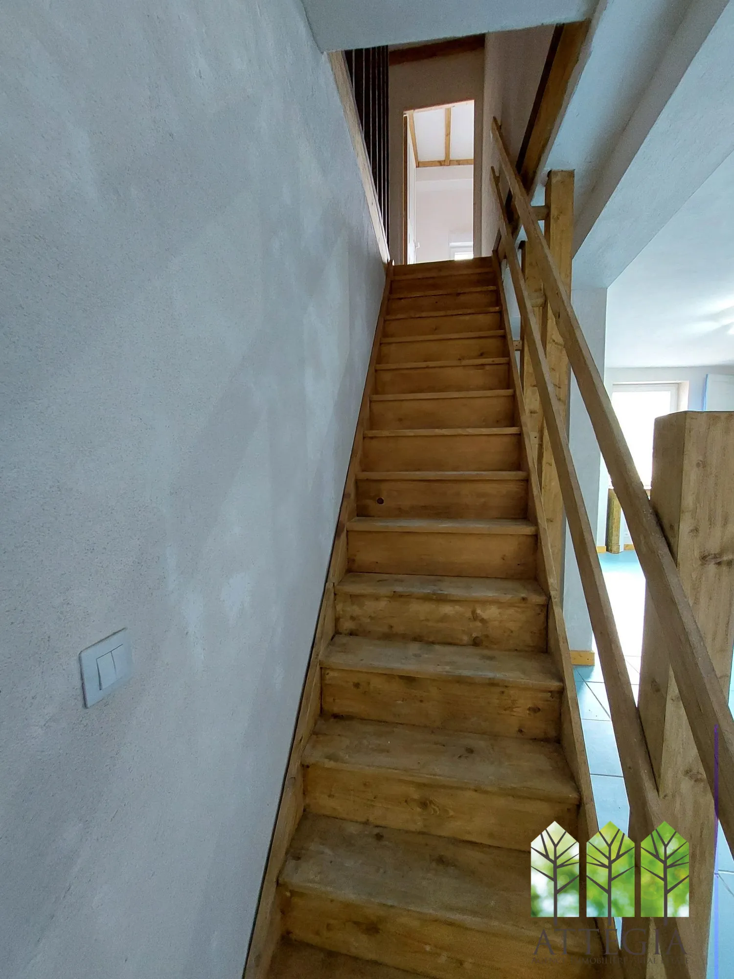Maison à vendre avec 3 chambres, garage et cour à Châteaumeillant 
