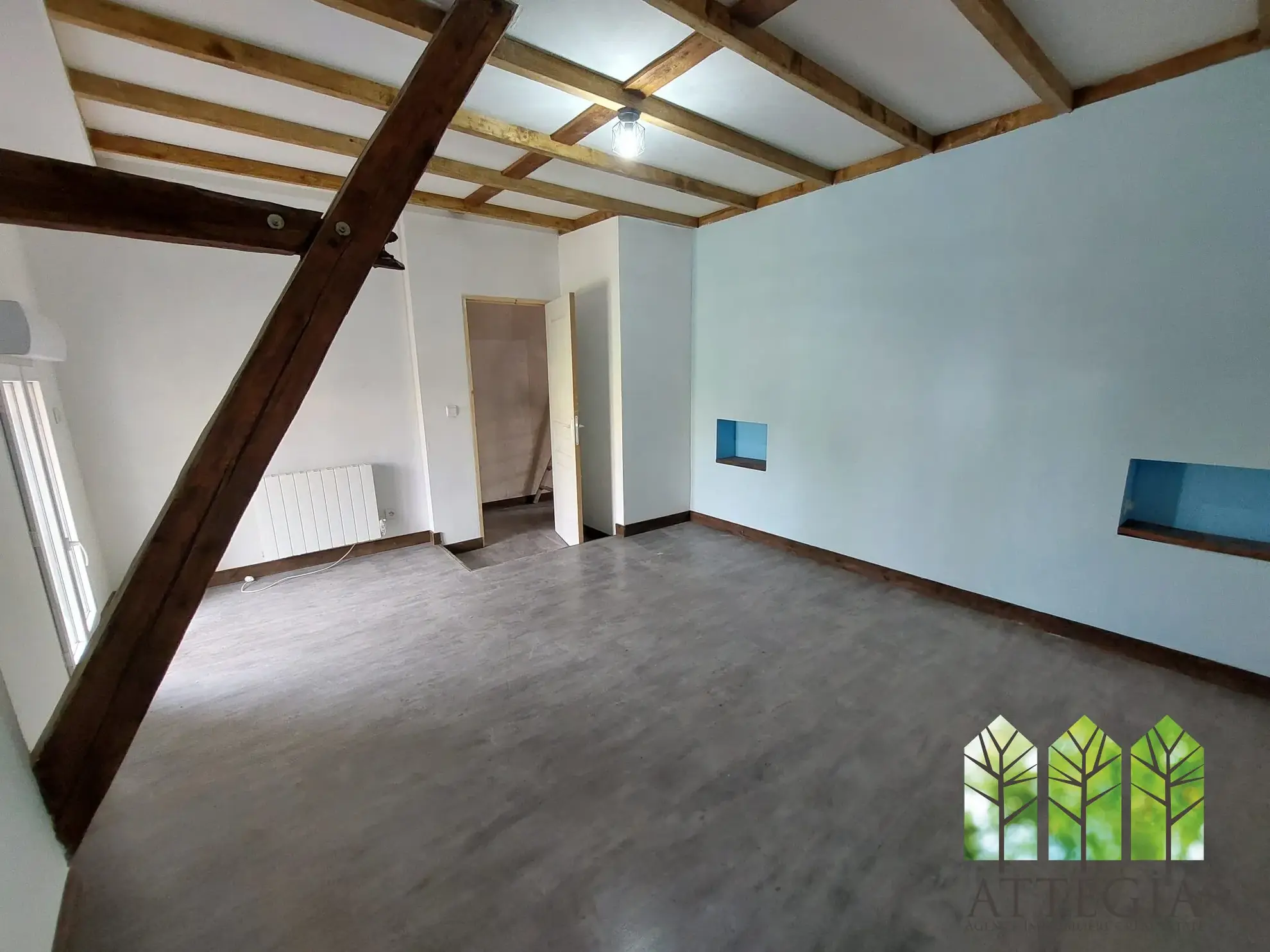 Maison à vendre avec 3 chambres, garage et cour à Châteaumeillant 