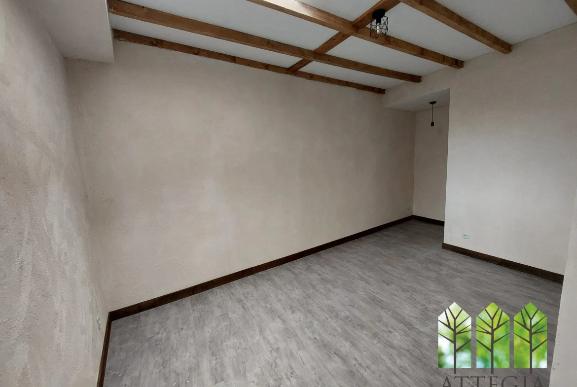 Maison à vendre avec 3 chambres, garage et cour à Châteaumeillant 