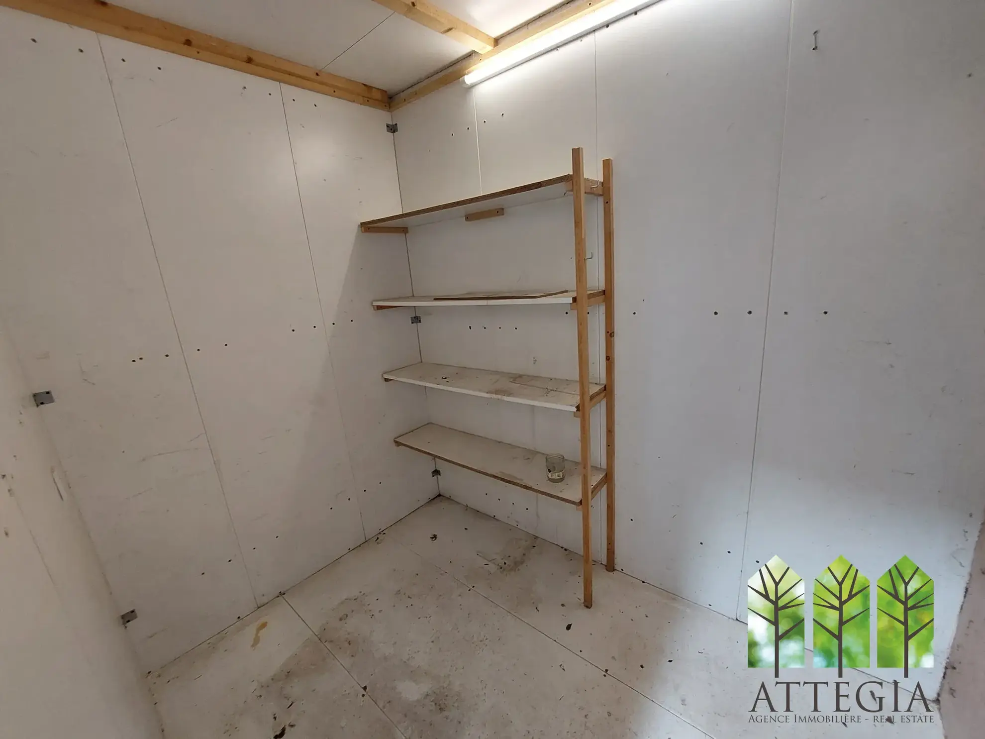 Maison à vendre avec 3 chambres, garage et cour à Châteaumeillant 
