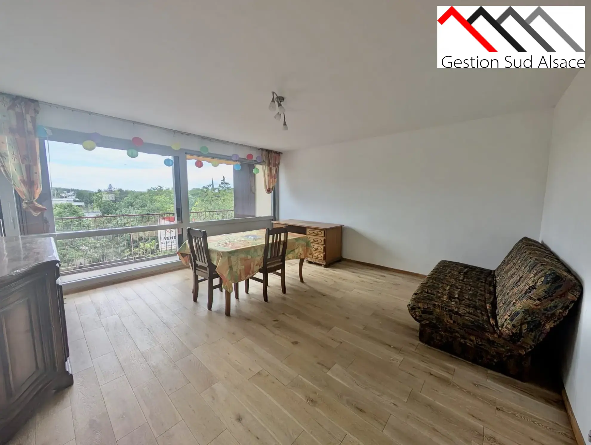 Appartement T3 à vendre à Mulhouse, 75 m², vue dégagée et balcon, proche commodités 