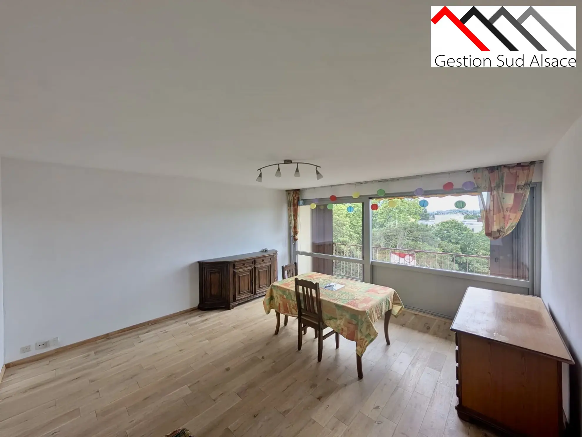 Appartement T3 à vendre à Mulhouse, 75 m², vue dégagée et balcon, proche commodités 