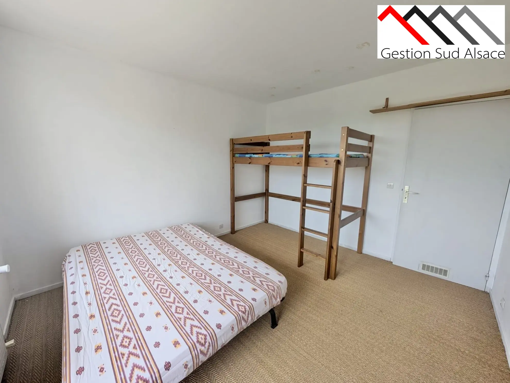 Appartement T3 à vendre à Mulhouse, 75 m², vue dégagée et balcon, proche commodités 