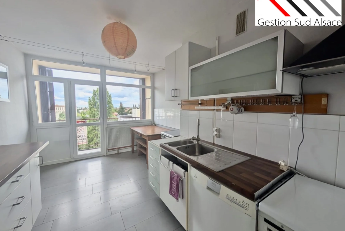 Appartement T3 à vendre à Mulhouse, 75 m², vue dégagée et balcon, proche commodités 