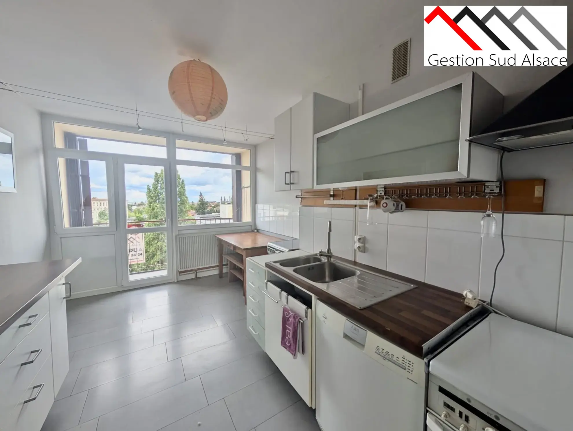Appartement T3 à vendre à Mulhouse, 75 m², vue dégagée et balcon, proche commodités 