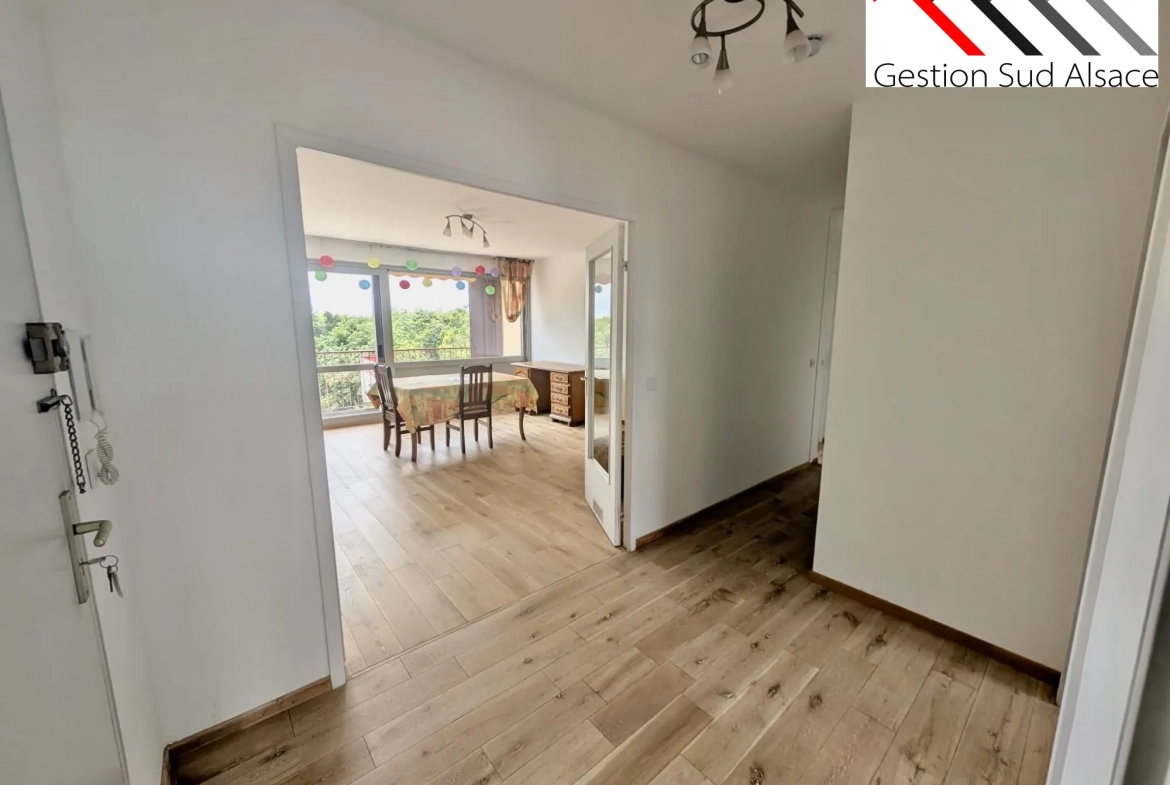 Appartement T3 à vendre à Mulhouse, 75 m², vue dégagée et balcon, proche commodités 