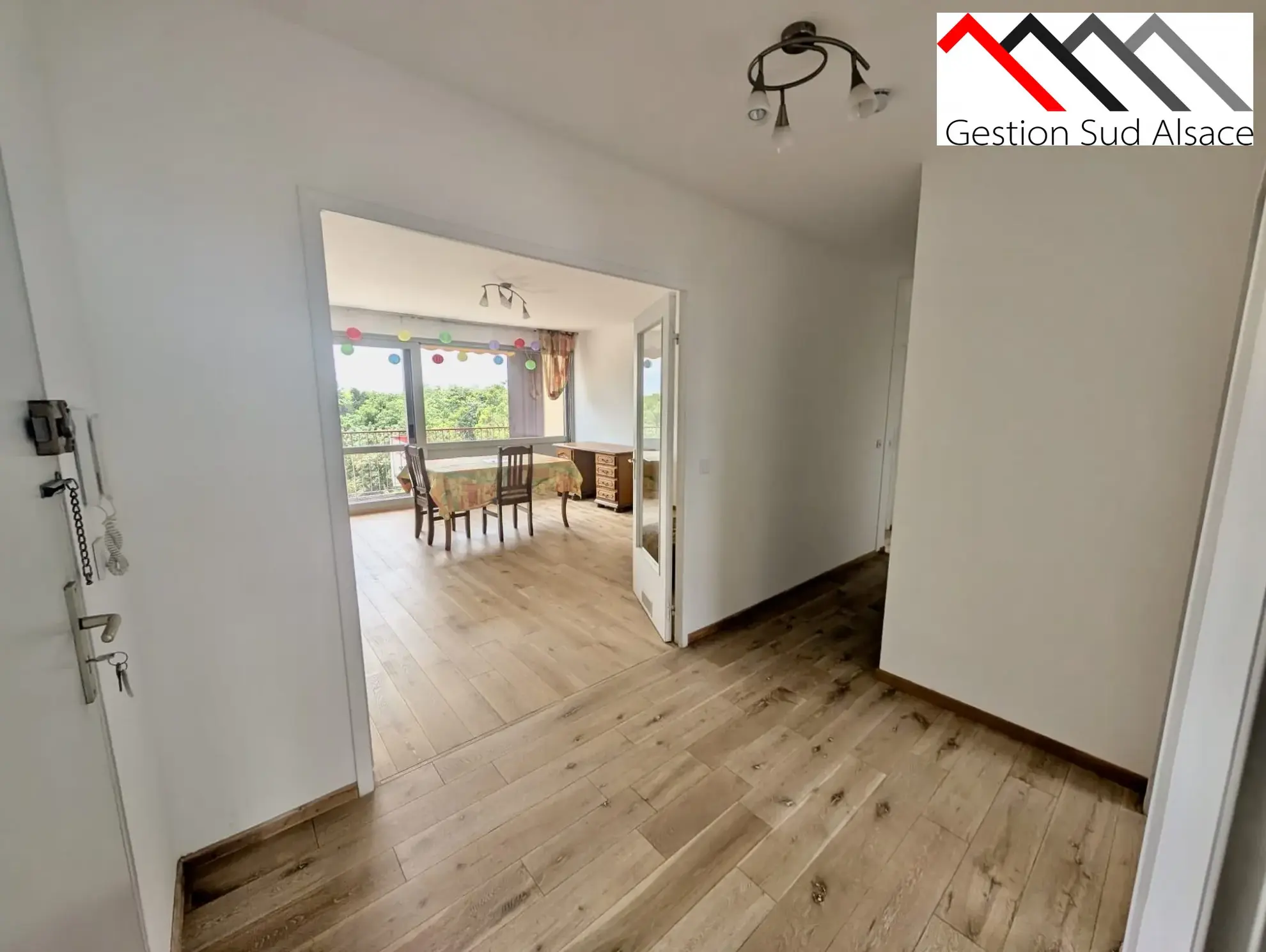 Appartement T3 à vendre à Mulhouse, 75 m², vue dégagée et balcon, proche commodités 