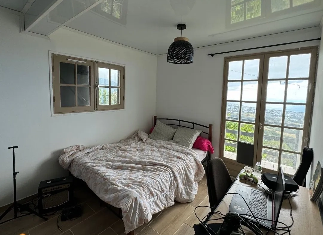 Appartement spacieux de 125 m² avec terrasse panoramique à Sainte-Marie 