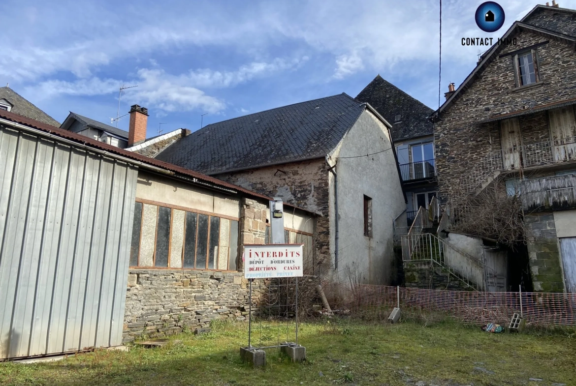 Ensemble immobilier avec hangar et bâtiment réhabilitable à Allassac 