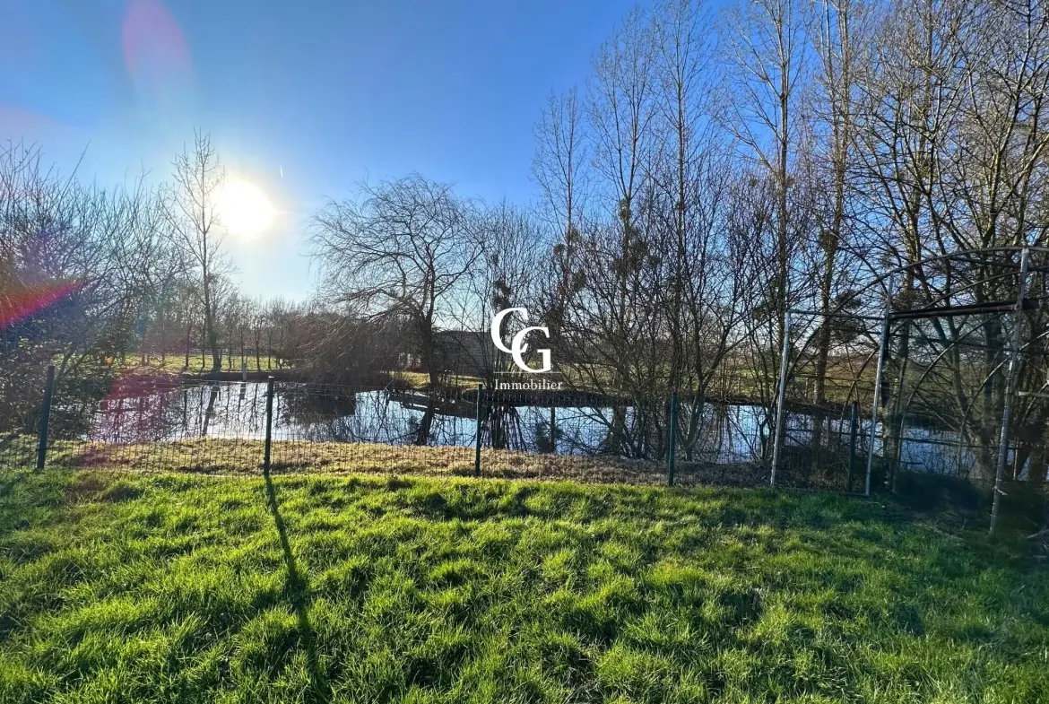Maison de village en Pierre avec Jardin à VIEILLEVIGNE - 4 Pièces 