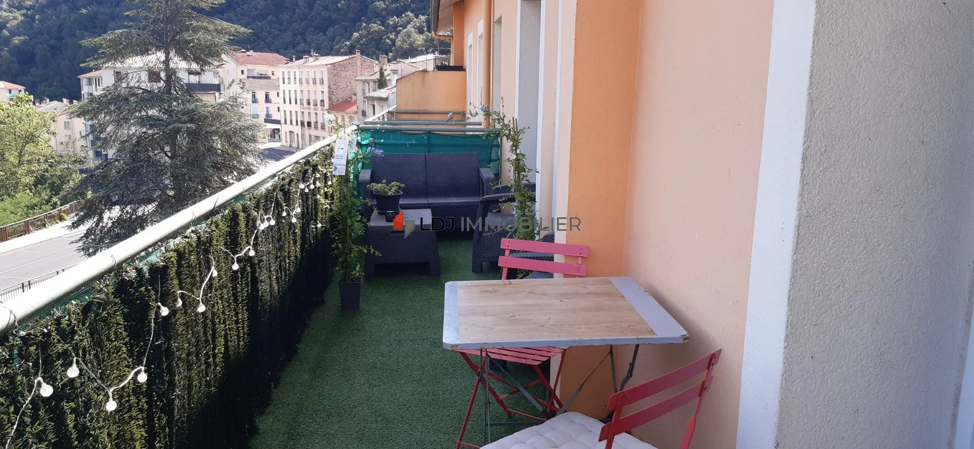 Appartement traversant de 82m² avec grande terrasse à Amélie-les-Bains-Palalda 