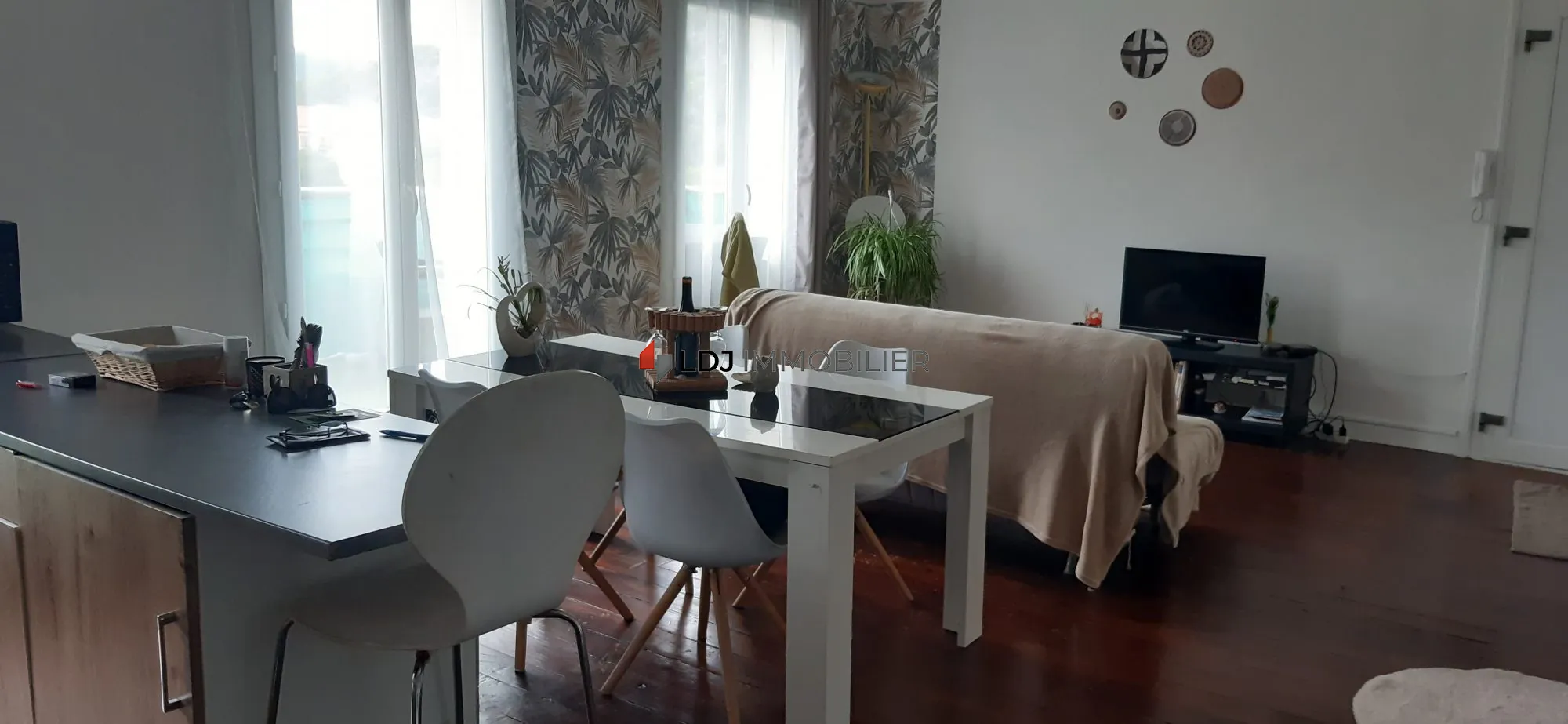 Appartement traversant de 82m² avec grande terrasse à Amélie-les-Bains-Palalda 