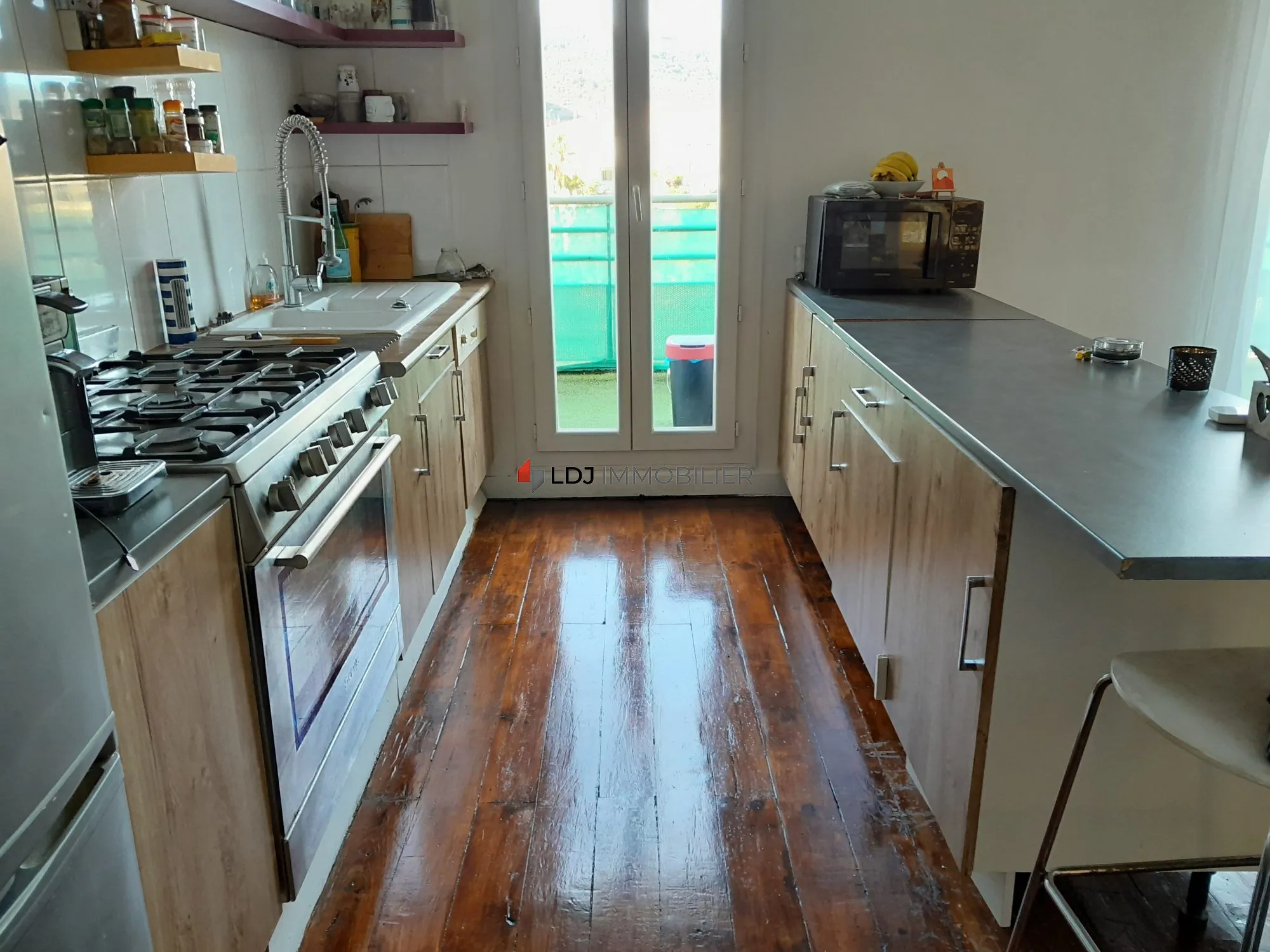 Appartement traversant de 82m² avec grande terrasse à Amélie-les-Bains-Palalda 