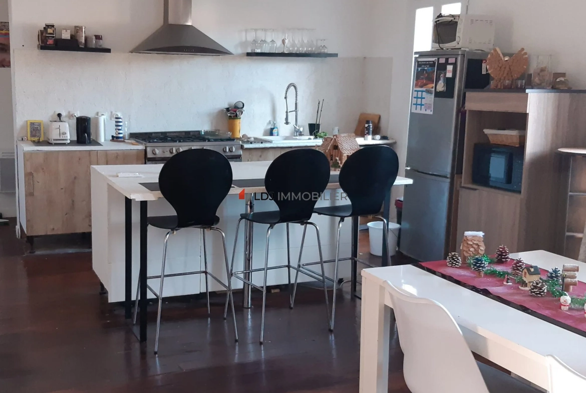 Appartement traversant de 82m² avec grande terrasse à Amélie-les-Bains-Palalda 