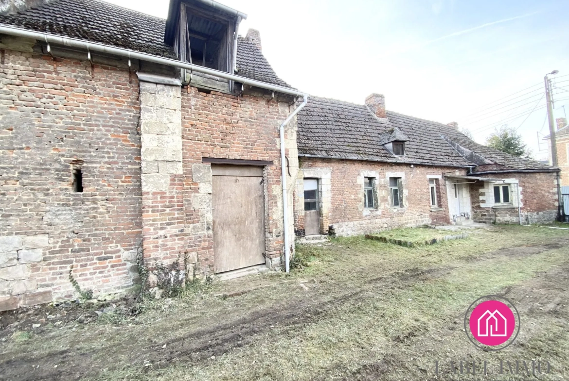 Longère individuelle à rénover avec hangar et jardin à Saulzoir, 99500€ 