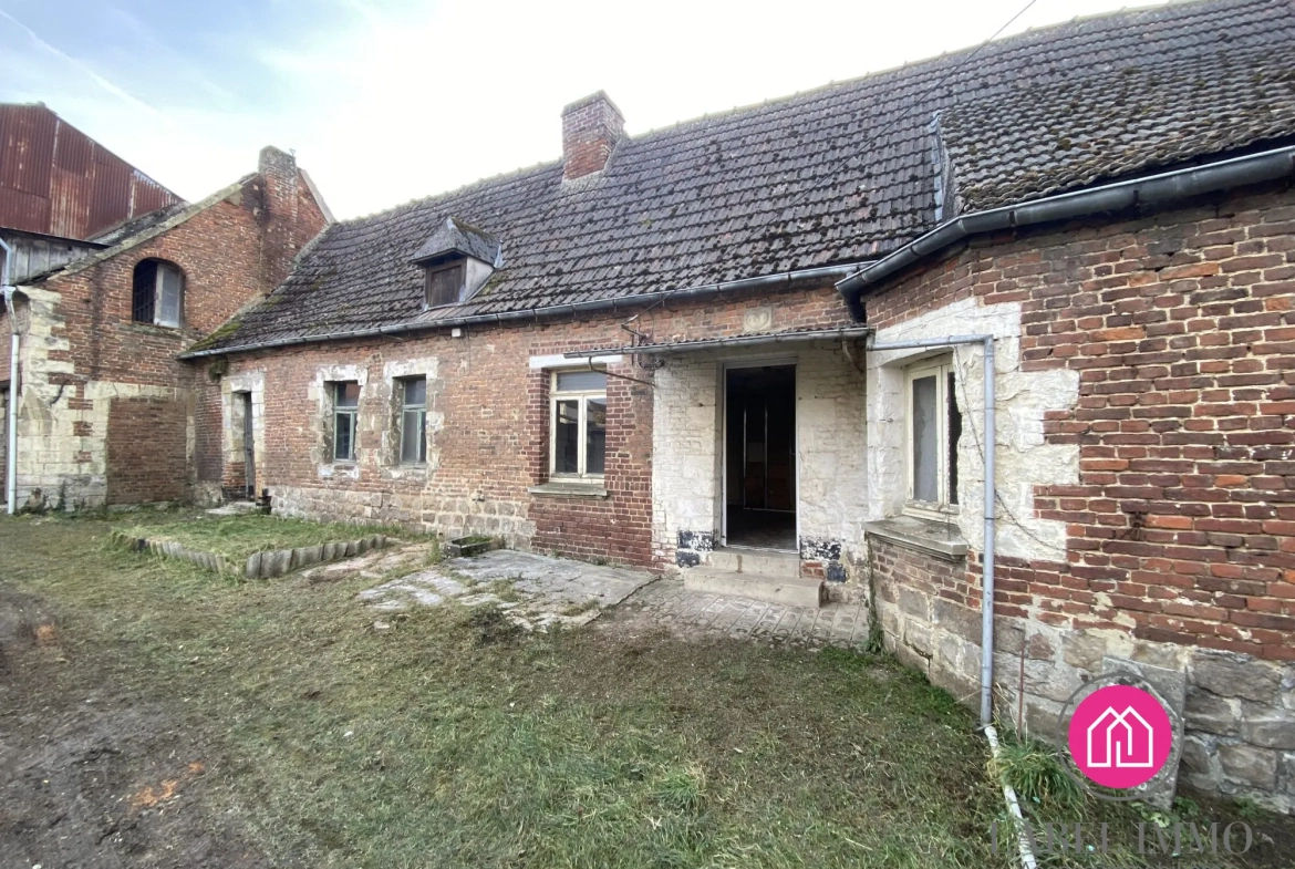 Longère individuelle à rénover avec hangar et jardin à Saulzoir, 99500€ 