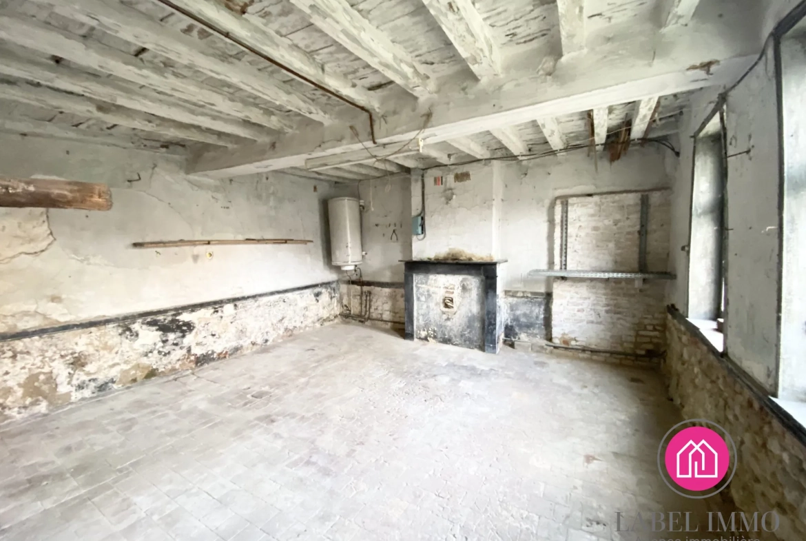 Longère individuelle à rénover avec hangar et jardin à Saulzoir, 99500€ 