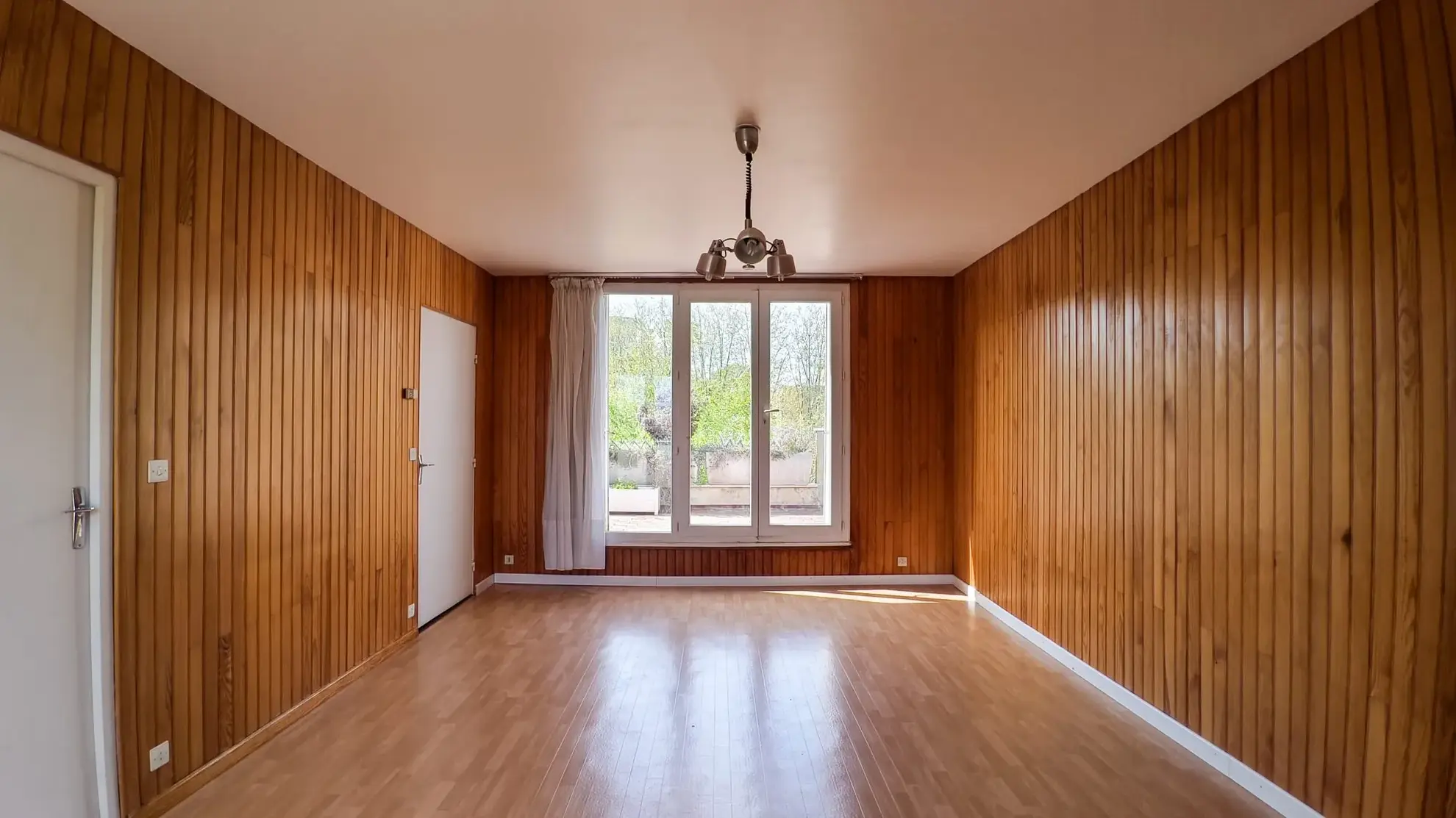 Appartement T3 à vendre à Noisiel avec terrasse et balcon – Opportunité rare 