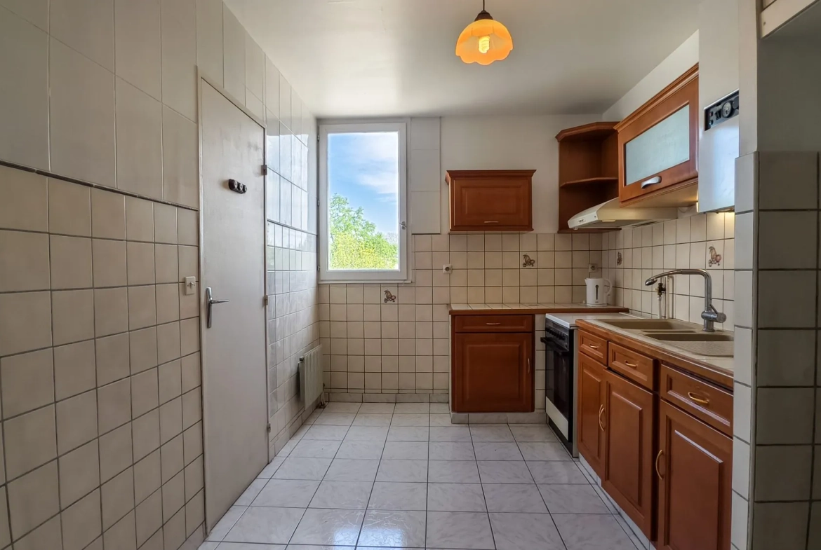 Appartement T3 à vendre à Noisiel avec terrasse et balcon – Opportunité rare 
