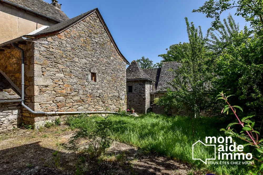 Maison à vendre à Limayrac, 106 m² avec jardins, proximité Colombiès 