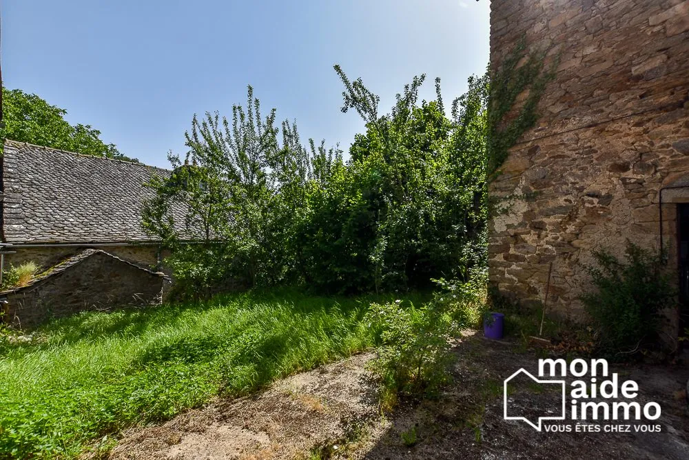 Maison à vendre à Limayrac, 106 m² avec jardins, proximité Colombiès 