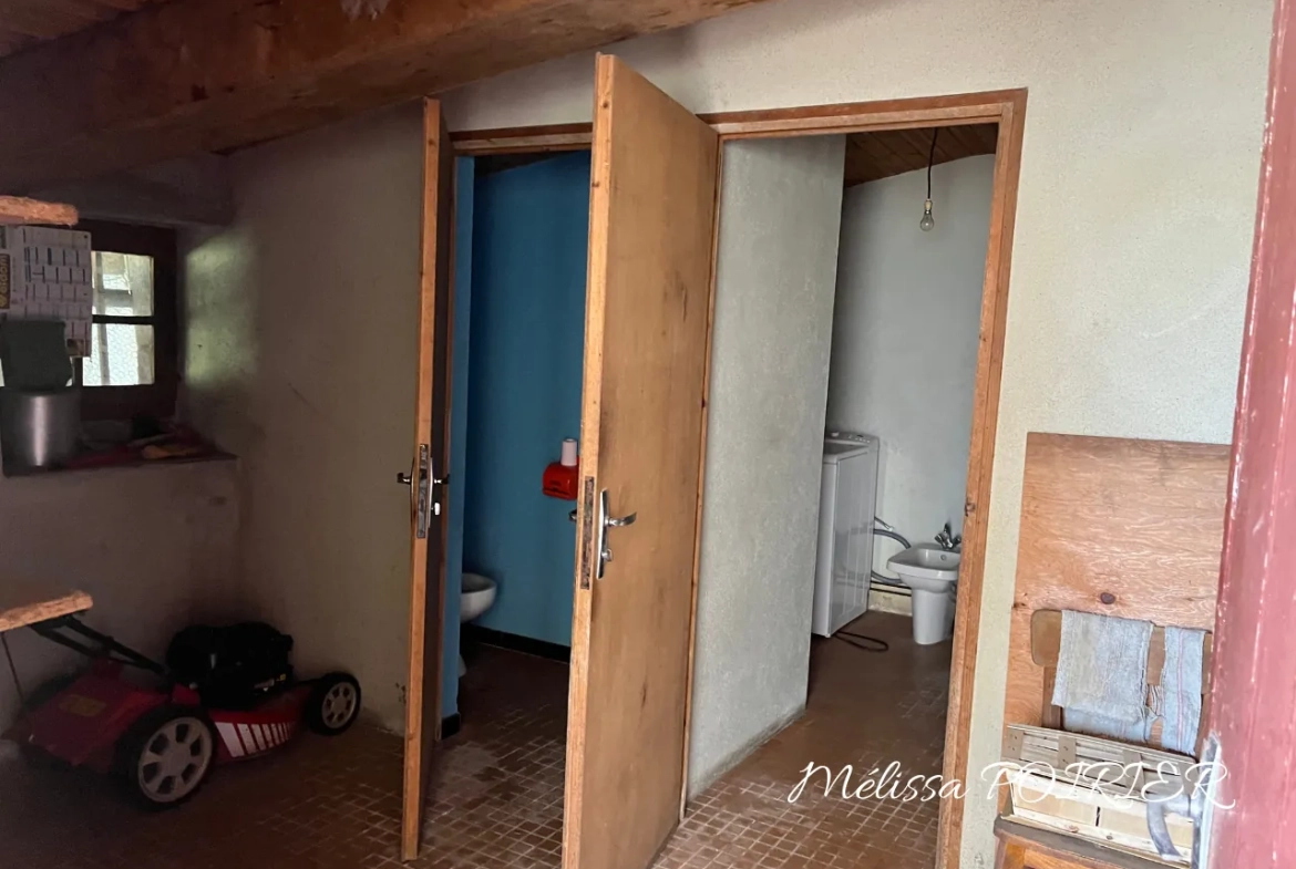 Maison de village à rénover avec dépendances proche des Herbiers et du Puy du Fou 