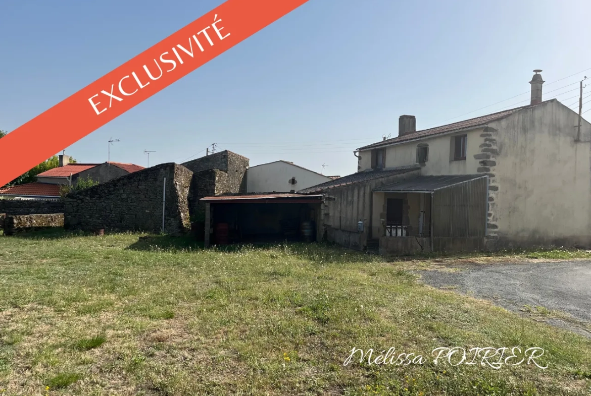 Maison de village à rénover avec dépendances proche des Herbiers et du Puy du Fou 