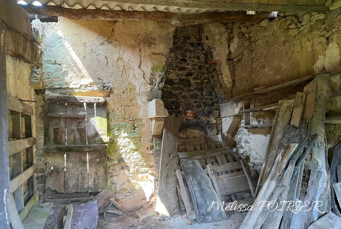Maison de village à rénover avec dépendances proche des Herbiers et du Puy du Fou 