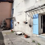 Maison en pierre de 200 ans avec courette à Tullins - Rénovation à prévoir