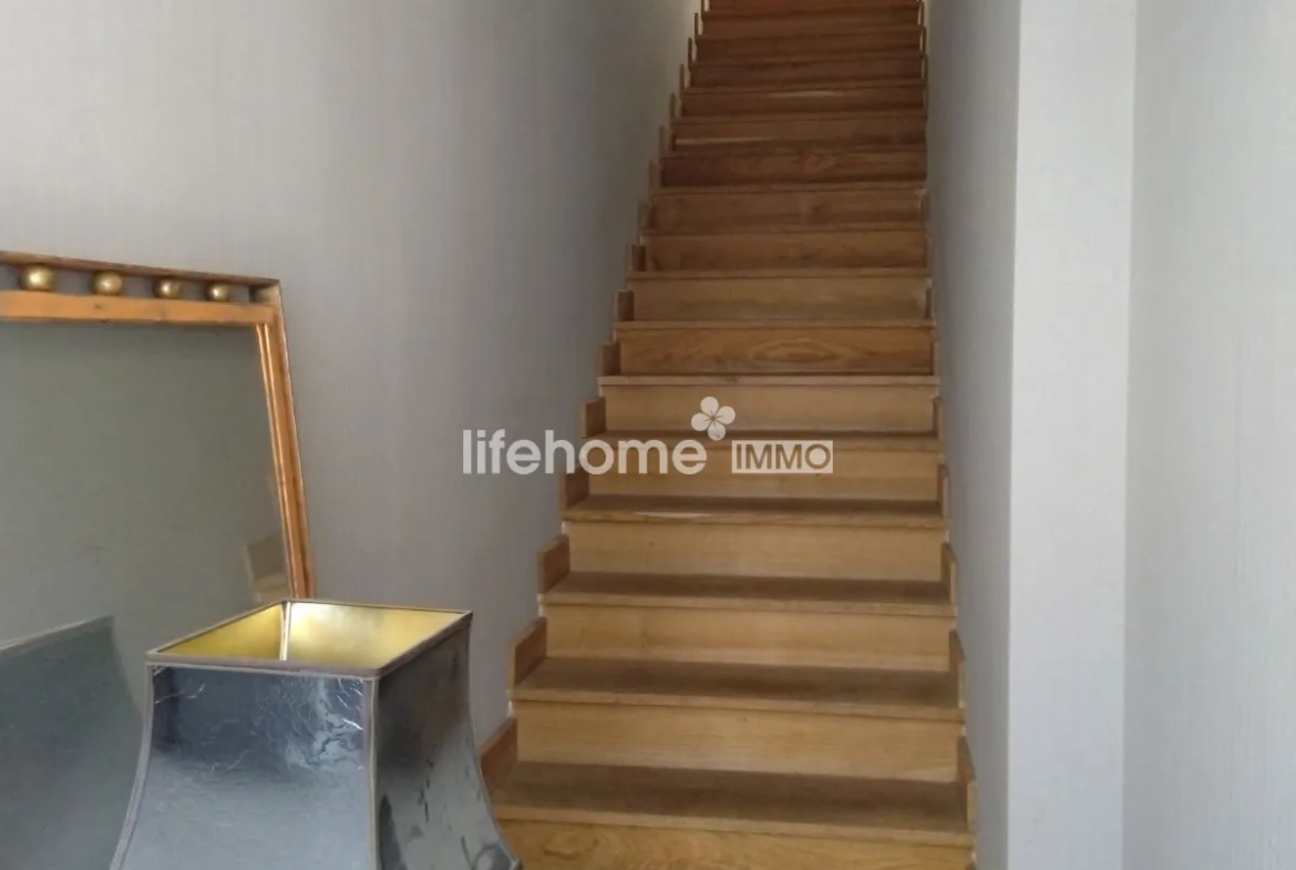 Immeuble à vendre avec local commercial et appartement à Villeneuve-sur-Lot 