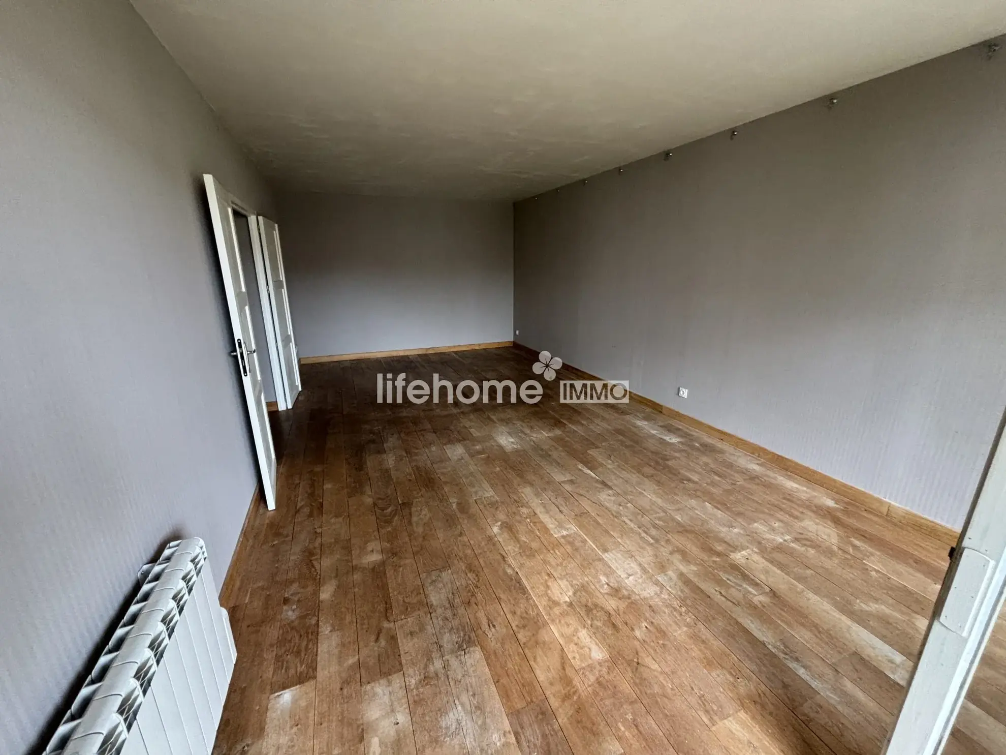 Immeuble à vendre avec local commercial et appartement à Villeneuve-sur-Lot 