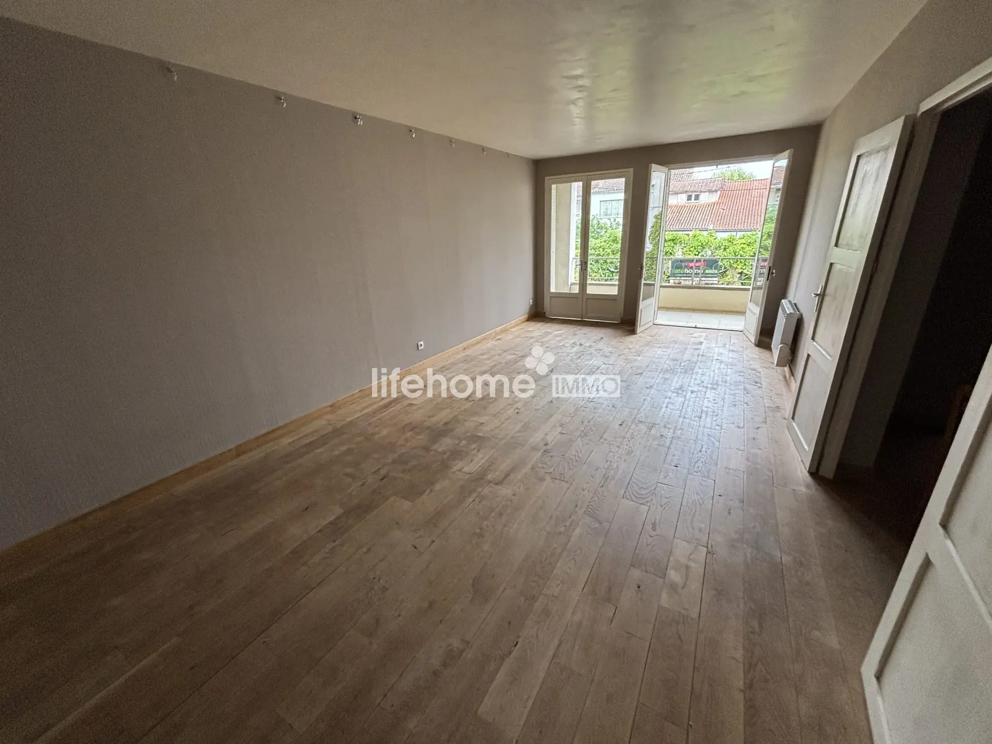 Immeuble à vendre avec local commercial et appartement à Villeneuve-sur-Lot 