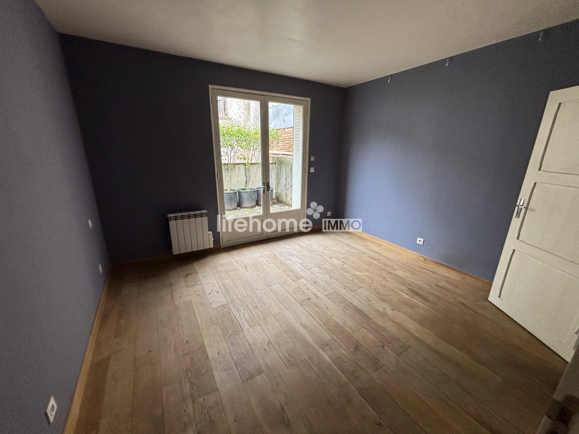 Immeuble à vendre avec local commercial et appartement à Villeneuve-sur-Lot 