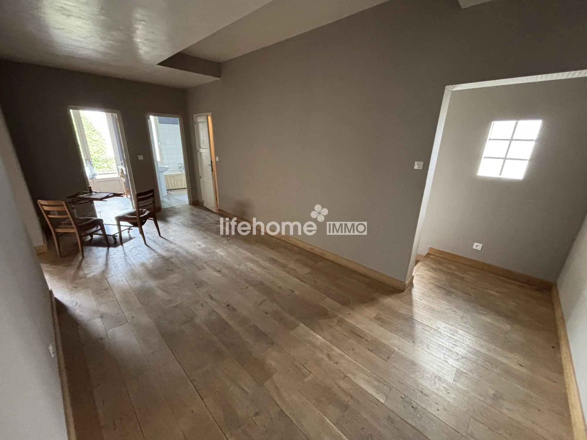 Immeuble à vendre avec local commercial et appartement à Villeneuve-sur-Lot 