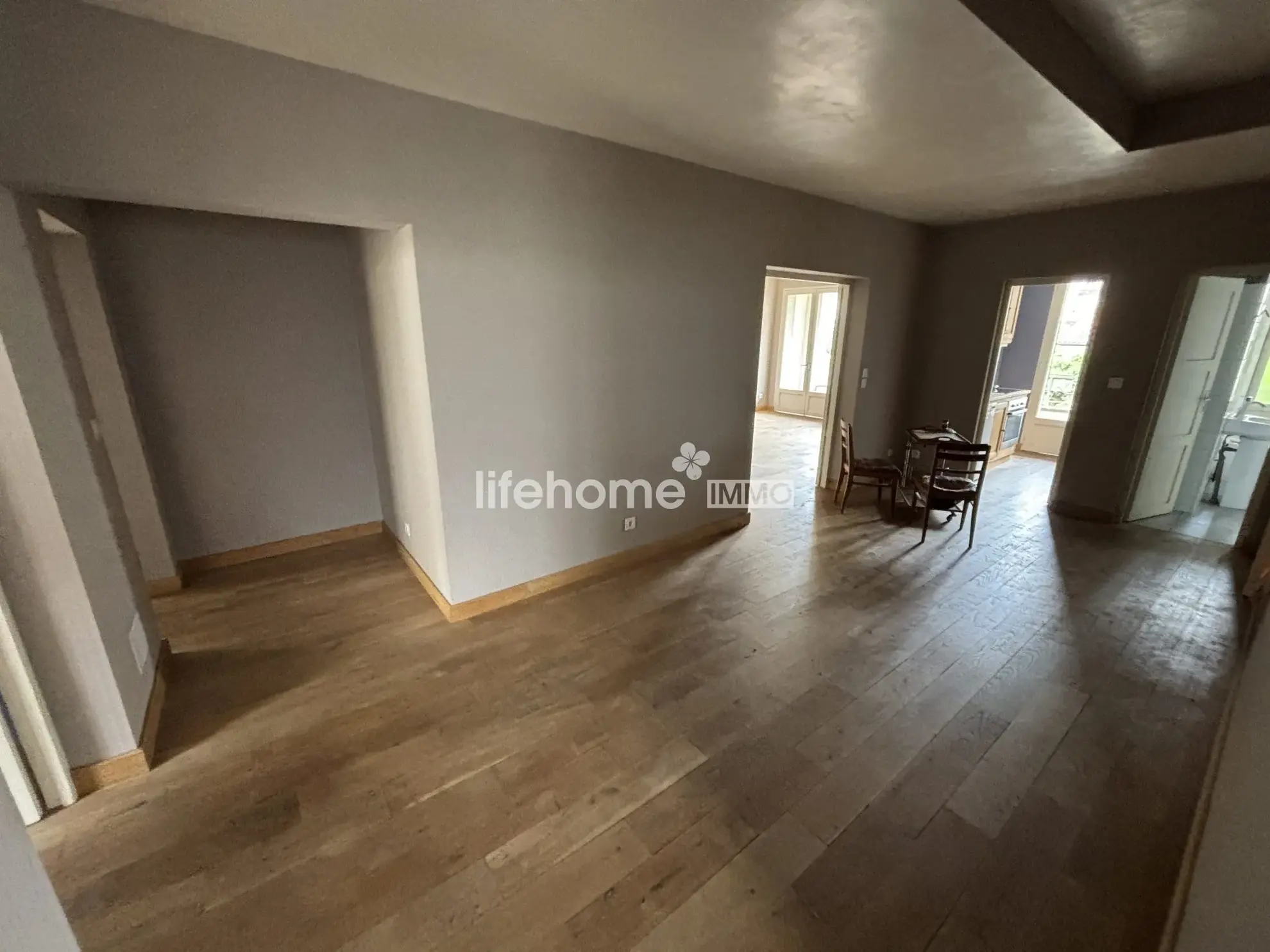 Immeuble à vendre avec local commercial et appartement à Villeneuve-sur-Lot 