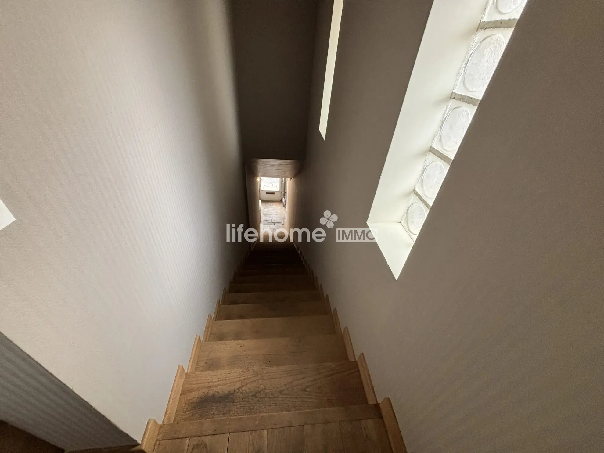 Immeuble à vendre avec local commercial et appartement à Villeneuve-sur-Lot 