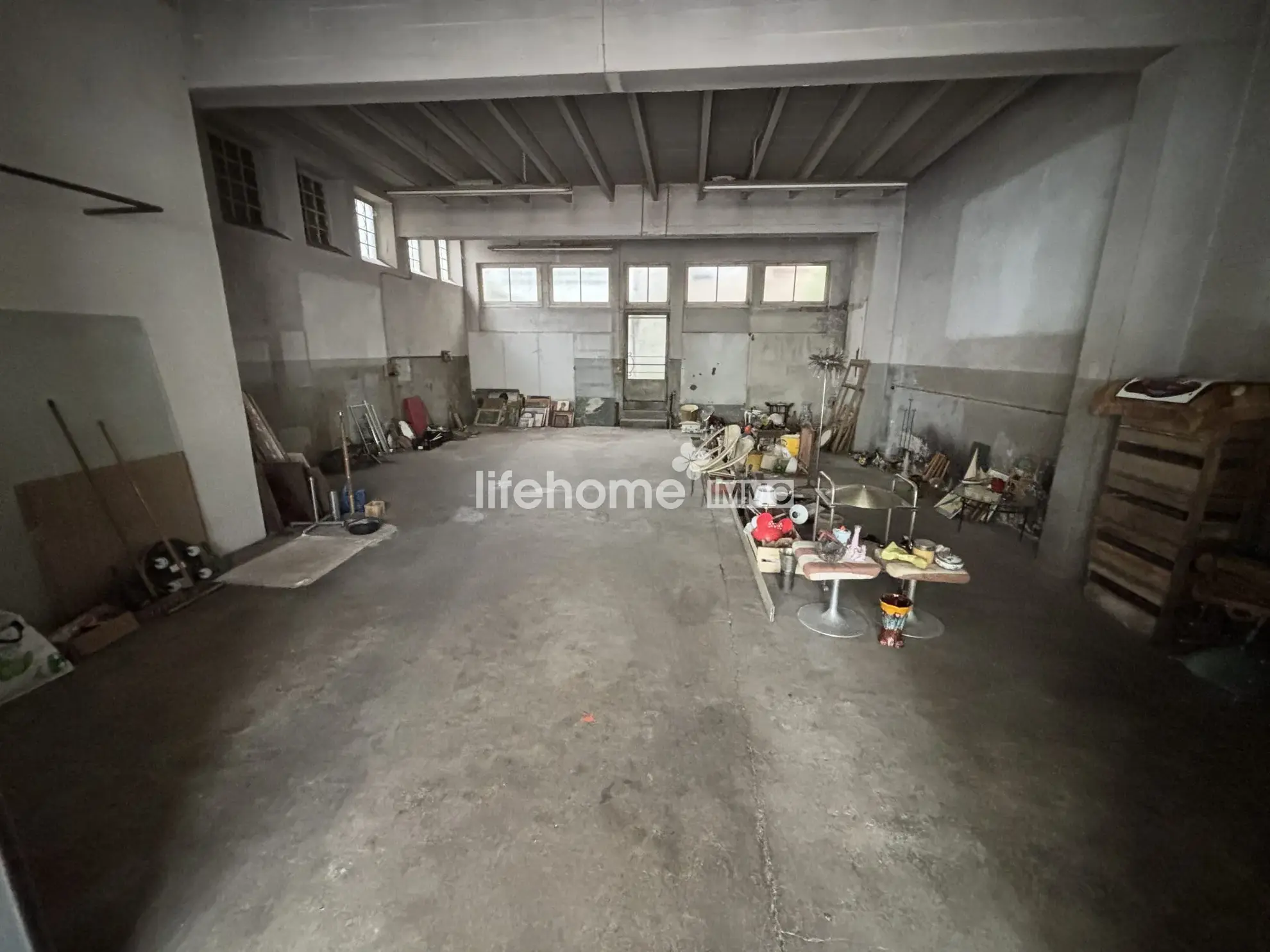 Immeuble à vendre avec local commercial et appartement à Villeneuve-sur-Lot 