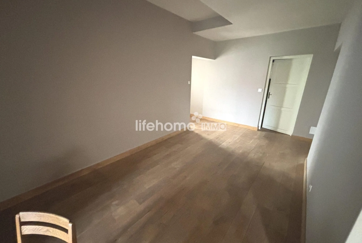 Immeuble à vendre avec local commercial et appartement à Villeneuve-sur-Lot 