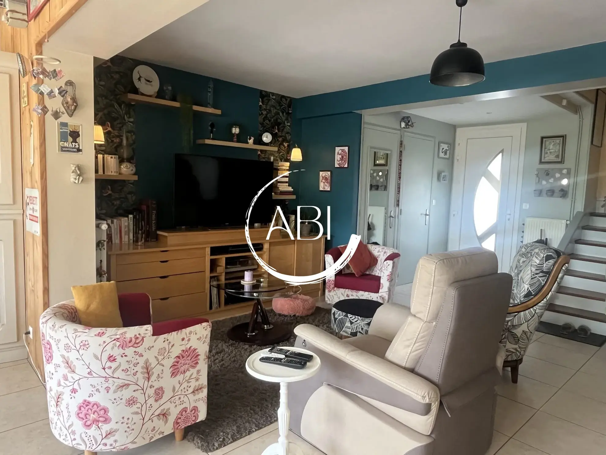 Maison à vendre à Couterne près de Bagnolets de l'Orne avec grand garage et jardin arboré 