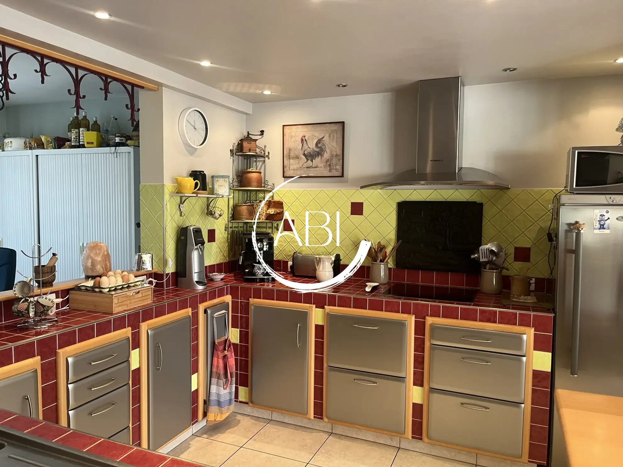 Maison à vendre à Couterne près de Bagnolets de l'Orne avec grand garage et jardin arboré 