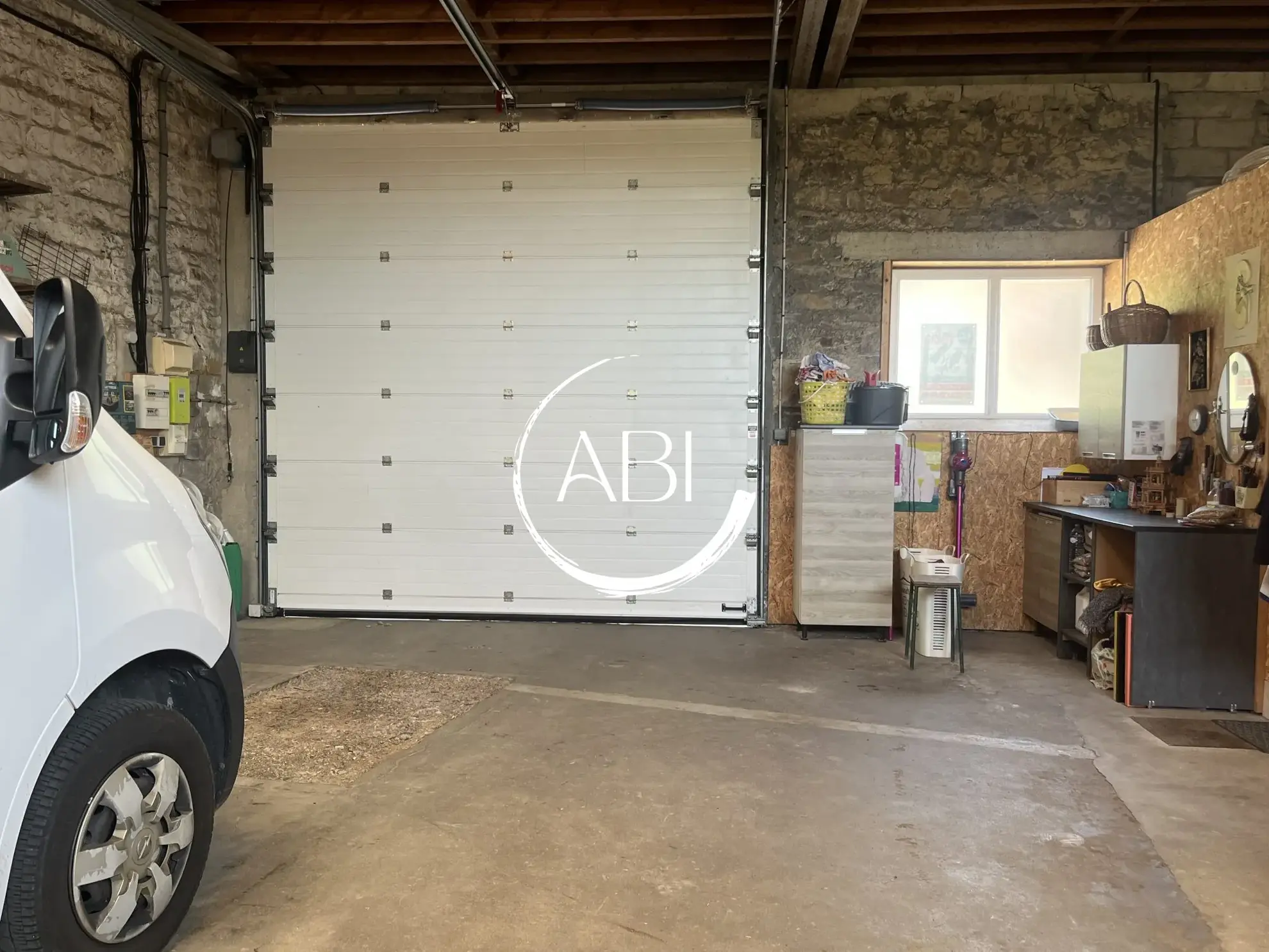 Maison à vendre à Couterne près de Bagnolets de l'Orne avec grand garage et jardin arboré 