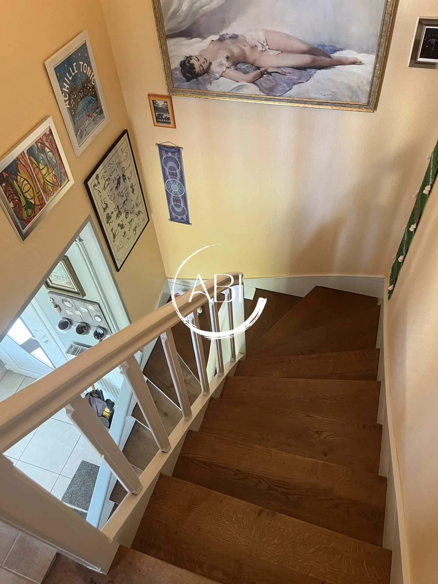 Maison à vendre à Couterne près de Bagnolets de l'Orne avec grand garage et jardin arboré 