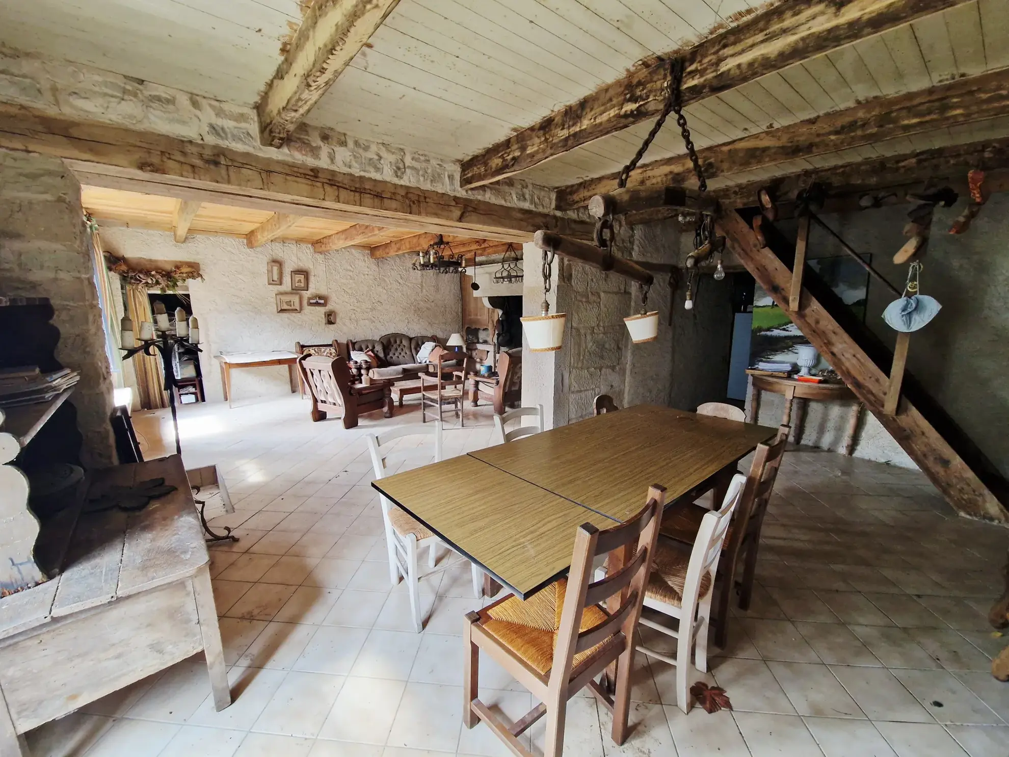 Maison de caractère en pierre de 1824 à Fresnes sur Apance, calme et authenticité 